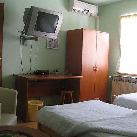 Apartments & Rooms Korzo Славонски-Брод Экстерьер фото